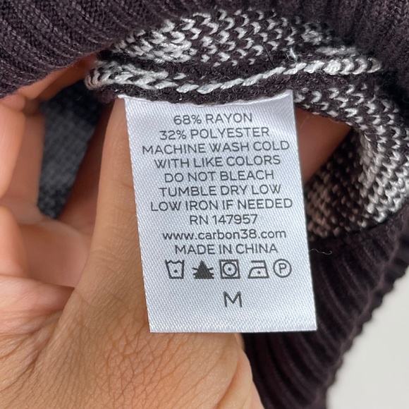 Carbon 38 Zebra Print Jacquard Crop Pullover Sweater NWT - Picture 3 of 11